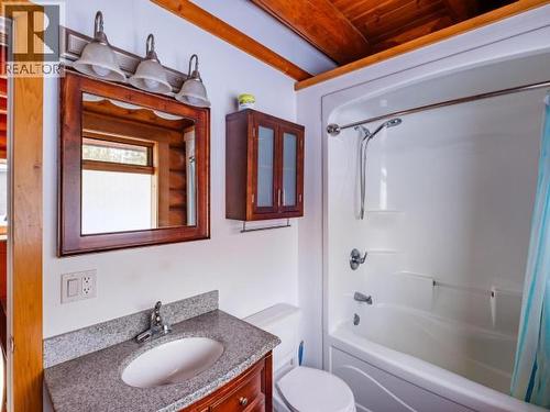 348 Dusty Trail, Whitehorse North, YT - Indoor Photo Showing Bathroom