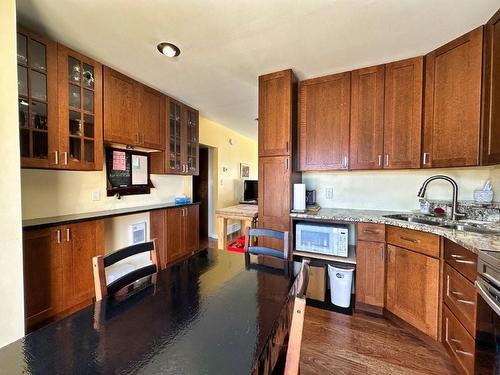77 Prospect Ave, Thunder Bay, ON - Indoor Photo Showing Kitchen