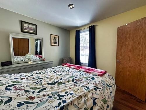 77 Prospect Ave, Thunder Bay, ON - Indoor Photo Showing Bedroom