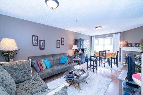 307-2527 Quadra St  Victoria, BC V8T 4E1