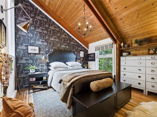 182 Devine Dr, Salt Spring, BC - Indoor Photo Showing Bedroom