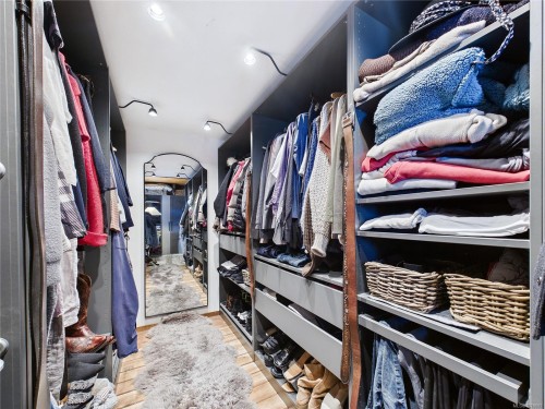 182 Devine Dr, Salt Spring, BC - Indoor With Storage