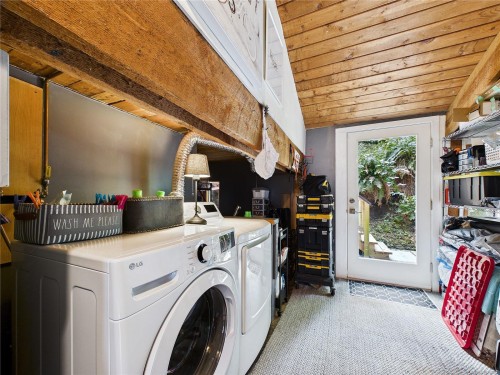 182 Devine Dr, Salt Spring, BC - Indoor Photo Showing Laundry Room