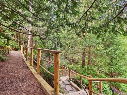 182 Devine Dr, Salt Spring, BC - Outdoor