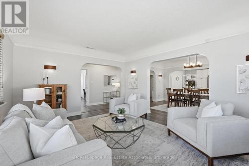 56 King Street, Halton Hills, ON - Indoor Photo Showing Living Room