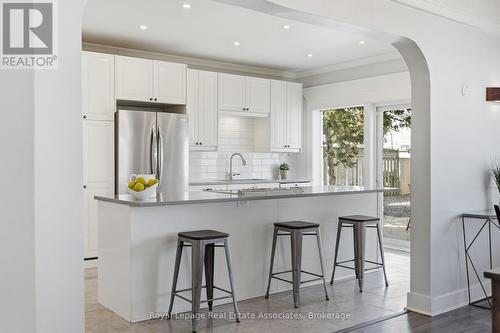 56 King Street, Halton Hills, ON - Indoor Photo Showing Kitchen With Upgraded Kitchen