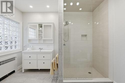 56 King Street, Halton Hills, ON - Indoor Photo Showing Bathroom