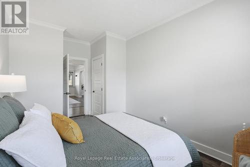 56 King Street, Halton Hills, ON - Indoor Photo Showing Bedroom