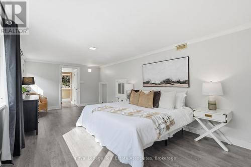 56 King Street, Halton Hills, ON - Indoor Photo Showing Bedroom