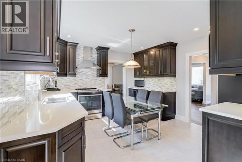 5 Albert Street E, Alliston, ON - Indoor Photo Showing Kitchen With Double Sink With Upgraded Kitchen