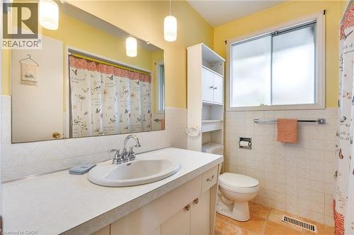 106 Shea Crescent, Kitchener, ON - Indoor Photo Showing Bathroom