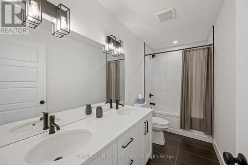 5 Hartland Circle, St. Thomas, ON - Indoor Photo Showing Bathroom