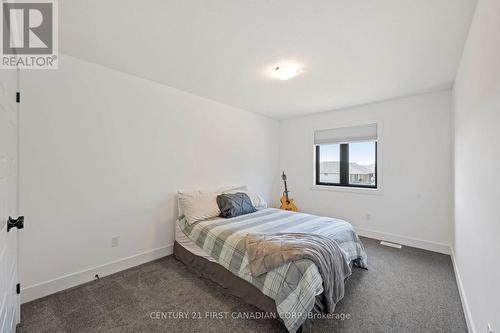 5 Hartland Circle, St. Thomas, ON - Indoor Photo Showing Bedroom