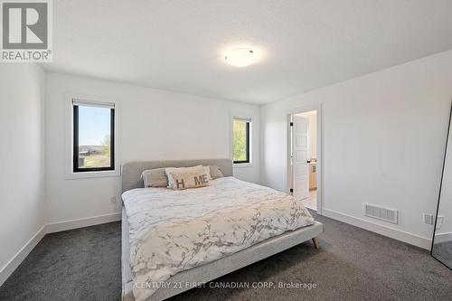 5 Hartland Circle, St. Thomas, ON - Indoor Photo Showing Bedroom