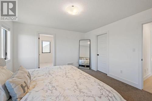 5 Hartland Circle, St. Thomas, ON - Indoor Photo Showing Bedroom