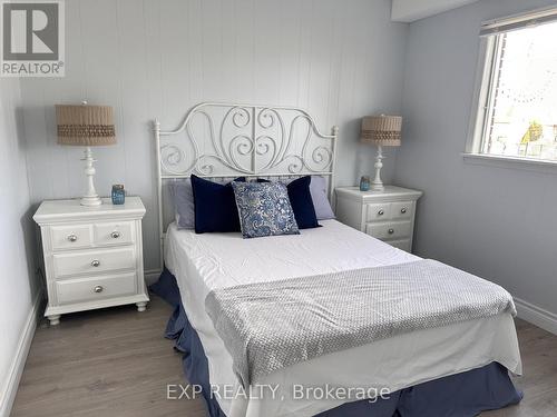 25 Turtle Path, Ramara, ON - Indoor Photo Showing Bedroom