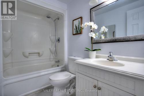 24 Lampman Lane, Barrie, ON - Indoor Photo Showing Bathroom