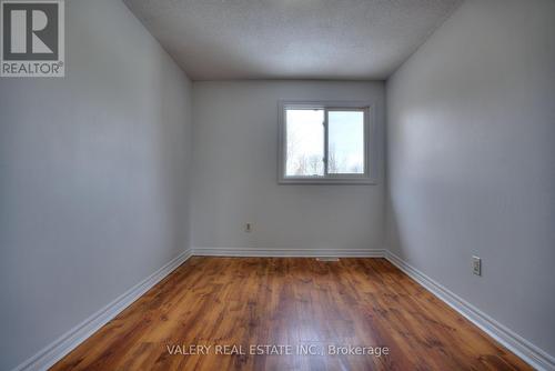24 Lampman Lane, Barrie, ON - Indoor Photo Showing Bathroom