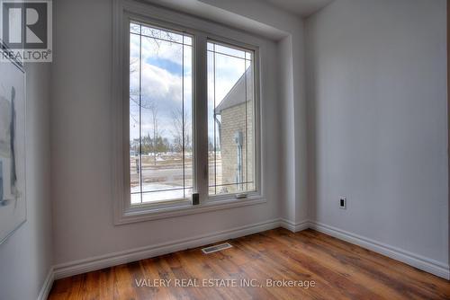 24 Lampman Lane, Barrie, ON - Indoor Photo Showing Other Room