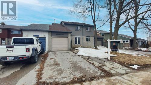 24 Lampman Lane, Barrie, ON - Indoor Photo Showing Other Room