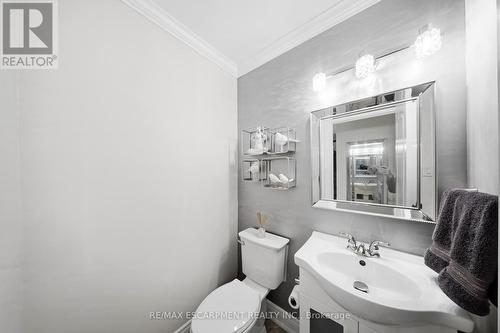 286 Winfield Terrace, Mississauga, ON - Indoor Photo Showing Bathroom