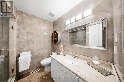 286 Winfield Terrace, Mississauga, ON - Indoor Photo Showing Bathroom