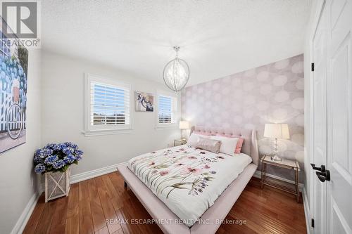 286 Winfield Terrace, Mississauga, ON - Indoor Photo Showing Bedroom