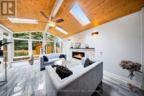 286 Winfield Terrace, Mississauga, ON - Indoor With Fireplace
