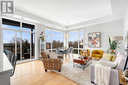 402 - 110 Cortile Private, Ottawa, ON - Indoor Photo Showing Living Room