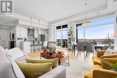 402 - 110 Cortile Private, Ottawa, ON - Indoor Photo Showing Living Room