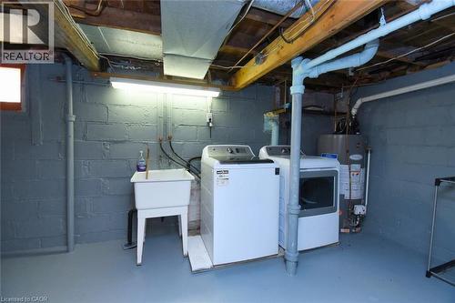 17 Craigroyston Road, Hamilton, ON - Indoor Photo Showing Laundry Room