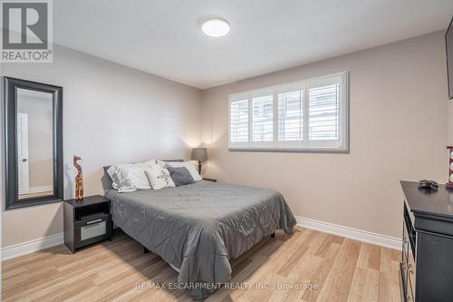 53 Third Road E, Hamilton, ON - Indoor Photo Showing Bedroom