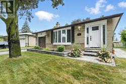 36 STONEFIELD CRESCENT Toronto (Morningside), ON M1E 4J5