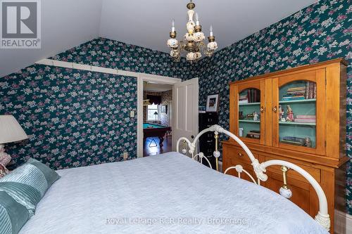 580283 Sideroad 60, Chatsworth, ON - Indoor Photo Showing Dining Room