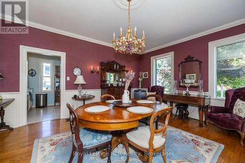 580283 Sideroad 60, Chatsworth, ON - Indoor Photo Showing Dining Room