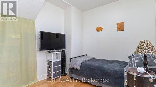 205 East Street, London East (East M), ON - Indoor