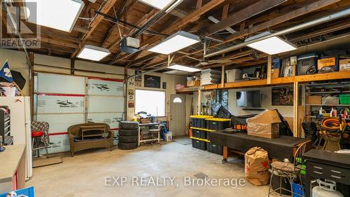 205 East Street, London East (East M), ON - Indoor Photo Showing Garage
