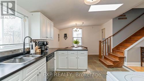 205 East Street, London East (East M), ON - Indoor Photo Showing Kitchen With Double Sink