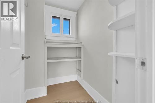 884 Moy, Windsor, ON - Indoor