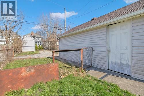 884 Moy, Windsor, ON - Outdoor
