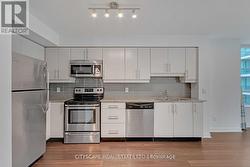 1006 - 33 BAY STREET Toronto, ON M5J 2Z3