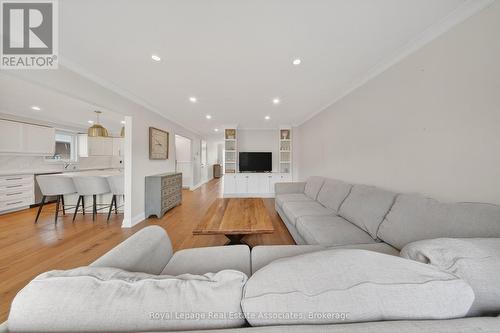 67 Beechnut Crescent, Clarington, ON - Indoor Photo Showing Living Room