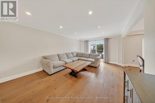 67 Beechnut Crescent, Clarington, ON - Indoor Photo Showing Living Room