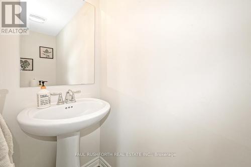 2 piece Powder Room - 103 Eclipse Crescent, Ottawa, ON - Indoor Photo Showing Bathroom