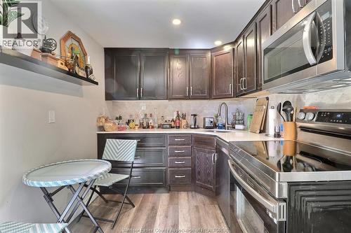 869 Ford, Windsor, ON - Indoor Photo Showing Kitchen With Upgraded Kitchen