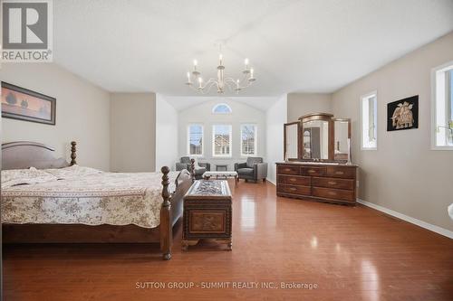 5387 Flatford Road, Mississauga, ON - Indoor Photo Showing Bedroom