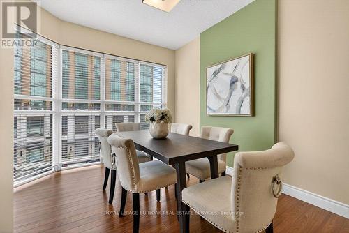 412 - 399 Elizabeth Street, Burlington, ON - Indoor Photo Showing Dining Room