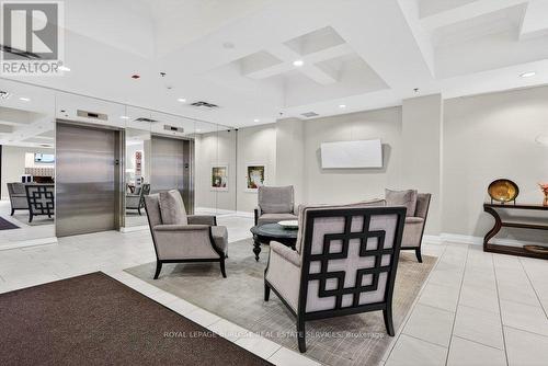 412 - 399 Elizabeth Street, Burlington, ON - Indoor