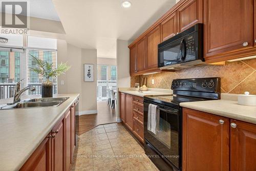412 - 399 Elizabeth Street, Burlington, ON - Indoor Photo Showing Kitchen With Double Sink