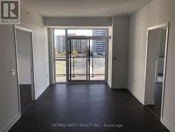 509 - 75 ONEIDA CRESCENT Richmond Hill, ON L4B 0H3